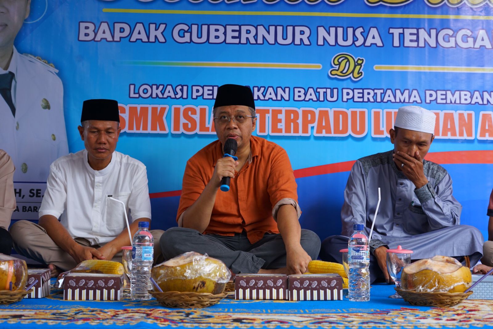 Bang Zul Letakkan Batu Pertama Pembangunan SMK IT Pohgading Lombok Timur