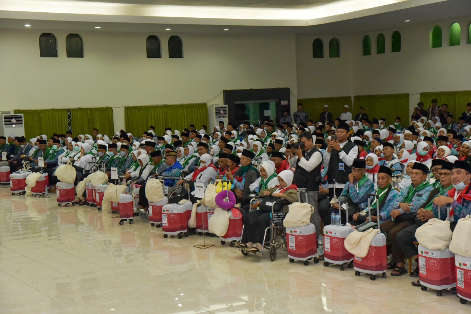 Gubernur NTB Lepas Jemaah Calon Haji Kloter Pertama
