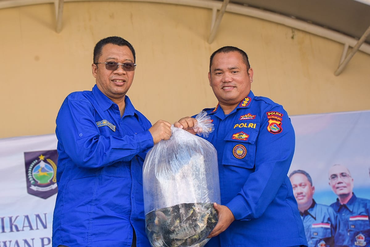 Pelantikan DPD HNSI NTB, Gubernur Temui Nelayan dan Tinjau Bazar Hasil UMKM