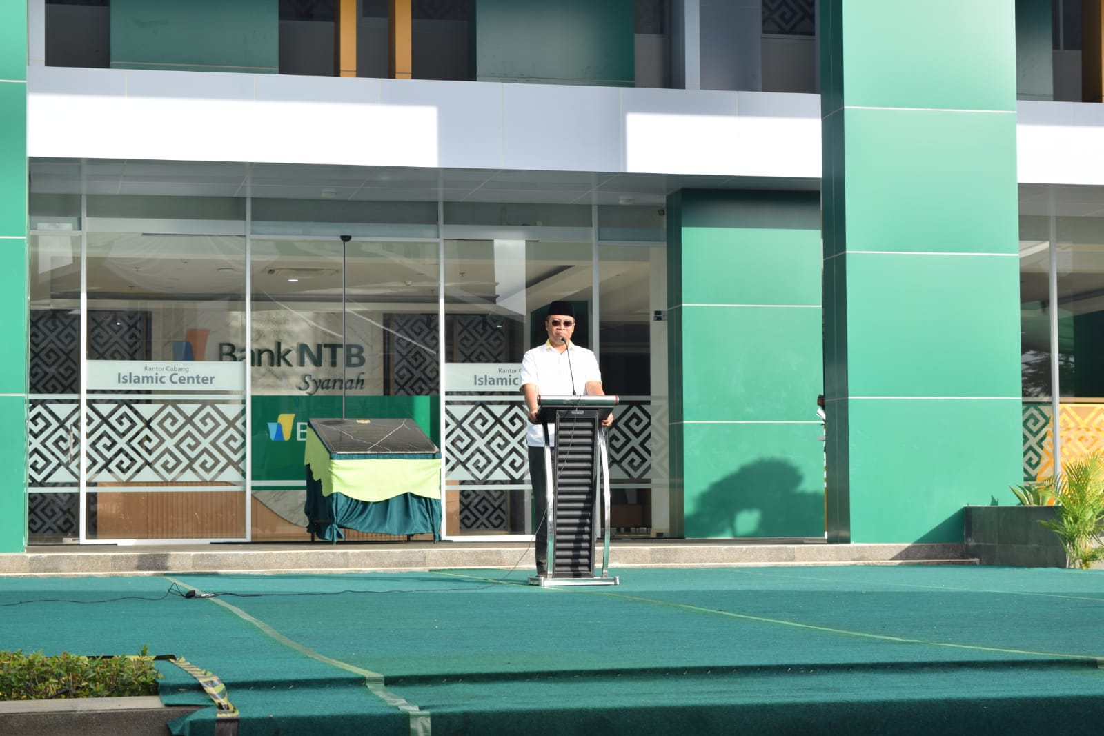 Gubernur Bang Zul Resmikan Gedung Kantor Bank NTB Syariah