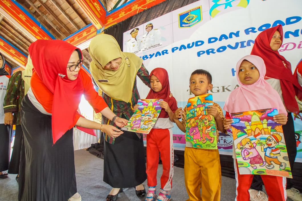 1700 Anak-Anak PAUD Se-Lobar Antusias Ikuti Rangkaian Roadshow Gebyar PAUD