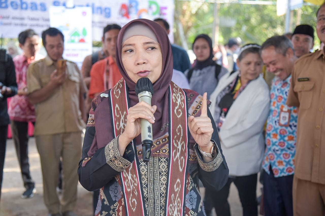 Wagub NTB Umi Rohmi Lakukan Monev Stunting di Desa Lembuak