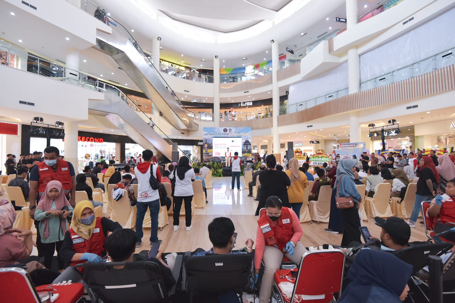 Miq Gita Buka Karya Bakti Brawijaya Tampil Gemilang