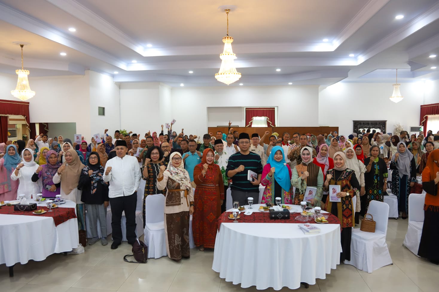 Launching Buku : Pengabdian Cinta Bunda Niken Menenun Impian Meraih Kegemilangan