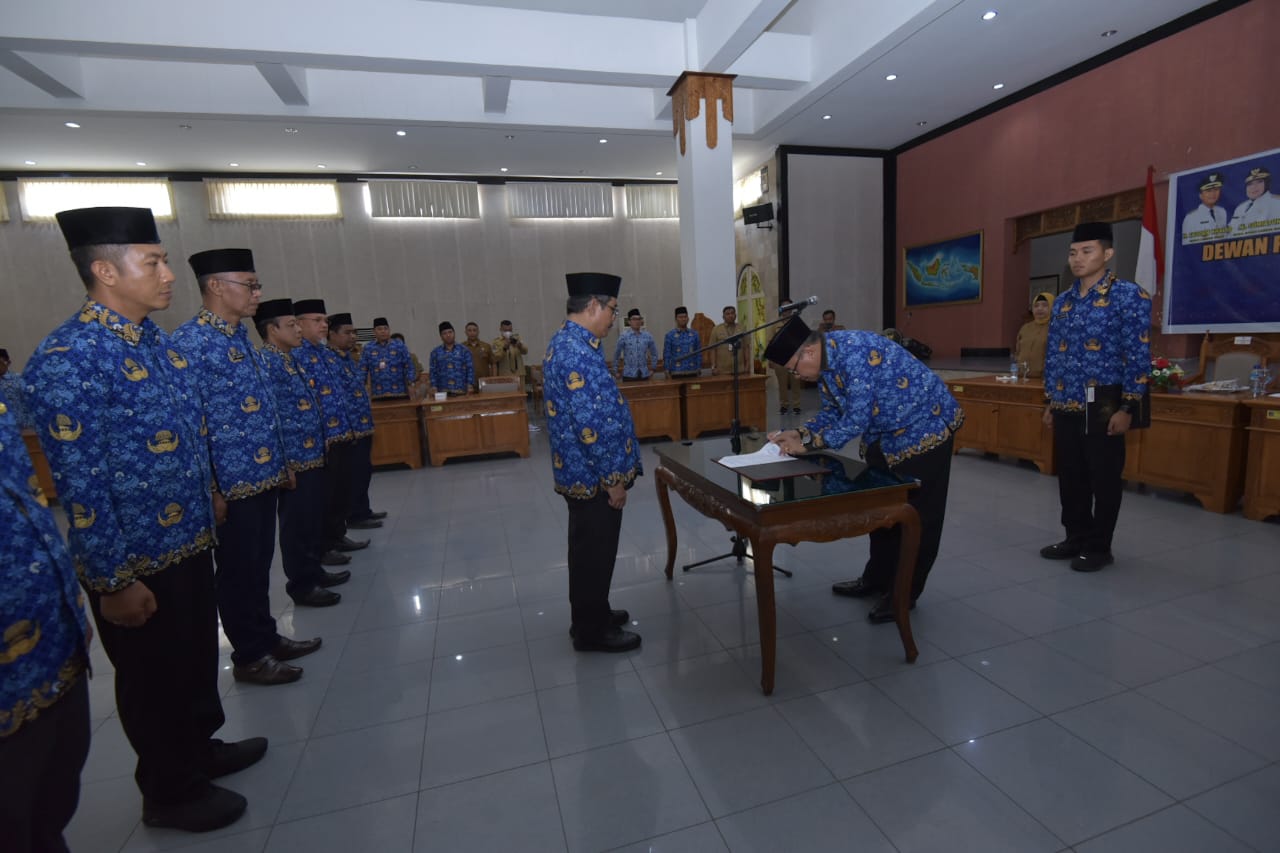 Pengukuhan DP KORPRI Lobar, Miq Gita Tekankan Netralitas ASN Jelang Pemilu