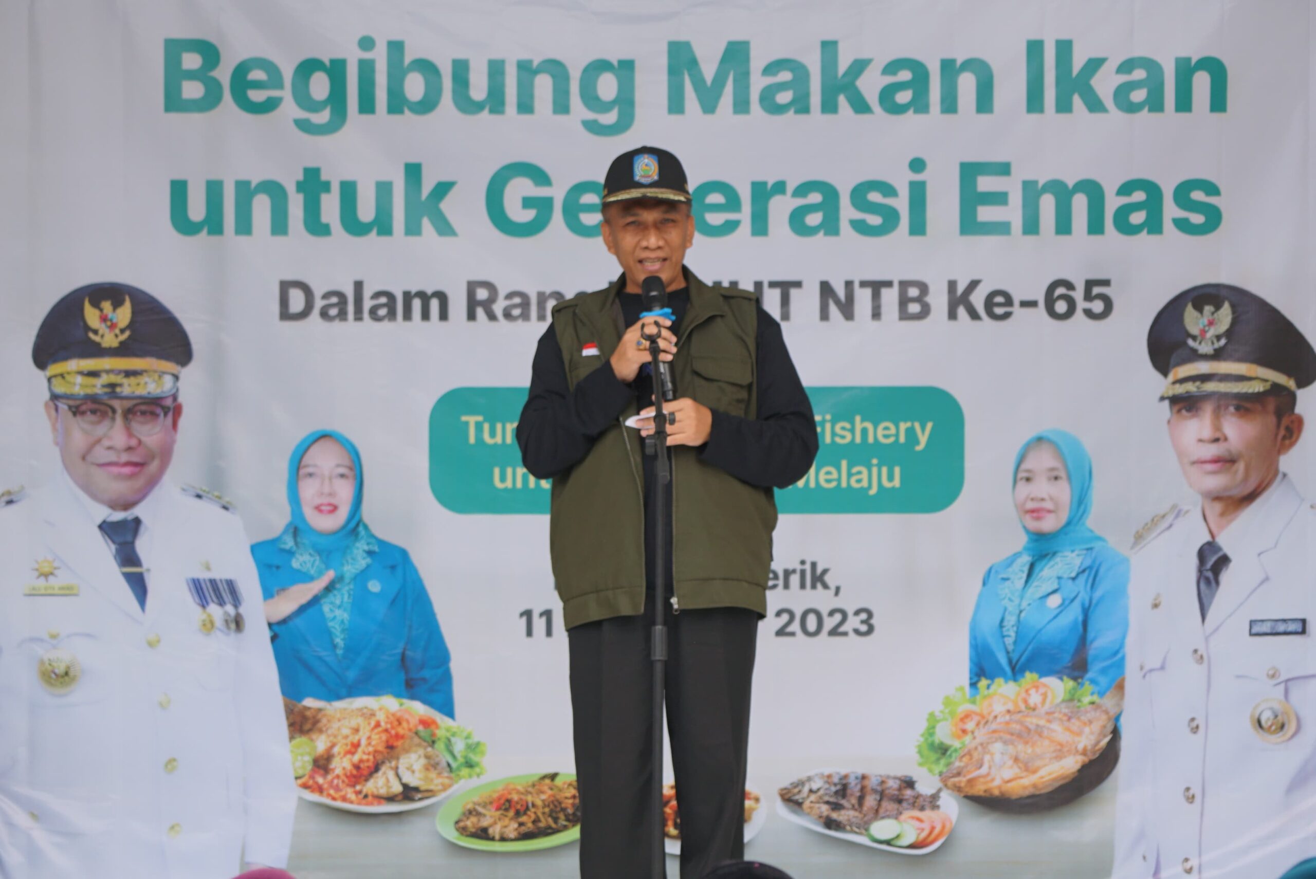 Tangani Stunting, Bunda Lale Kampanyekan ”Begibung Makan Ikan” di Aik Berik