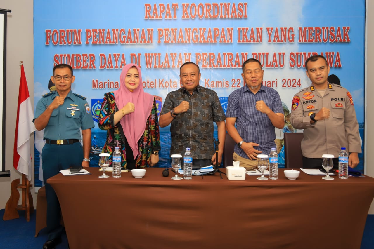 Pj Gubernur NTB Buka Rakor Forum Penanganan Destructive Fishing di Perairan Kabupaten Bima